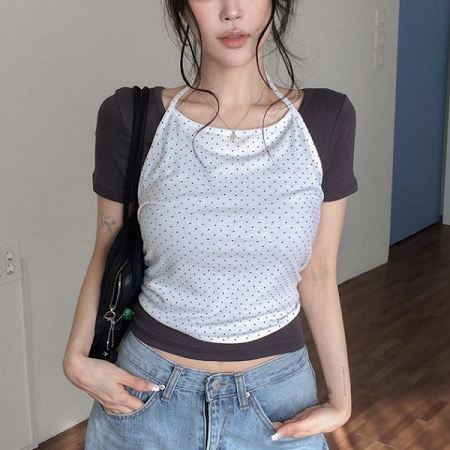 Dongdaemum Women’s Shirts, Tops & T-Shirts, a testament to the elegance and quality of wholesale Korean fashion.