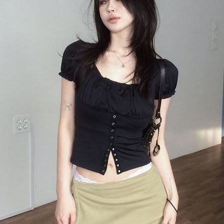 Dongdaemum Women’s Shirts, Tops & T-Shirts, a testament to the elegance and quality of wholesale Korean fashion.