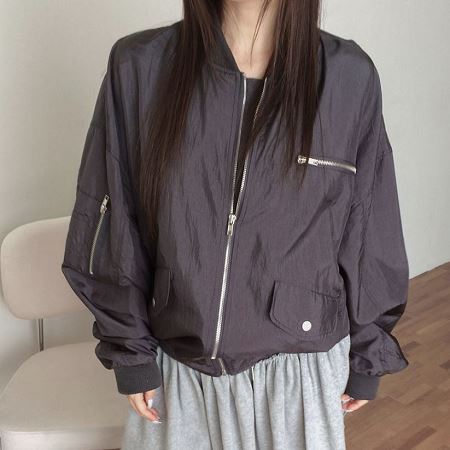 Dongdaemum Women’s Coats & Jackets, a testament to the elegance and quality of wholesale Korean fashion.