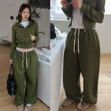 Dongdaemum Women’s Pants, a testament to the elegance and quality of wholesale Korean fashion.
