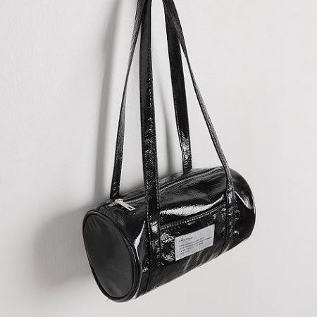 Dongdaemum Women’s Handbags, a testament to the elegance and quality of wholesale Korean fashion.