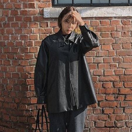 A variety of Dongdaemum Women’s Coats & Jackets, reflecting the sophistication of Korean fashion.