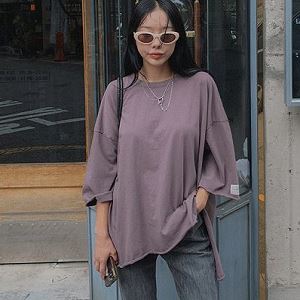 Dongdaemum Women’s Shirts, Tops & T-Shirts, a testament to the elegance and quality of wholesale Korean fashion.