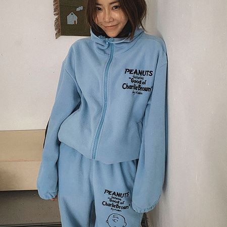 Dongdaemum Women’s Coats & Jackets, a testament to the elegance and quality of wholesale Korean fashion.