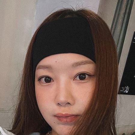 An assortment of Dongdaemum Women’s Clothing Accessories, embodying the chicness of Korean fashion.