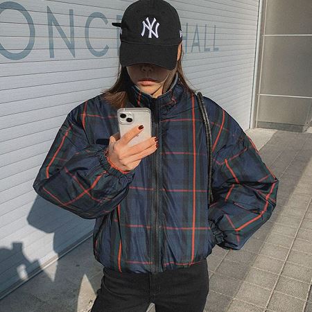 Dongdaemum Women’s Coats & Jackets, a testament to the elegance and quality of wholesale Korean fashion.