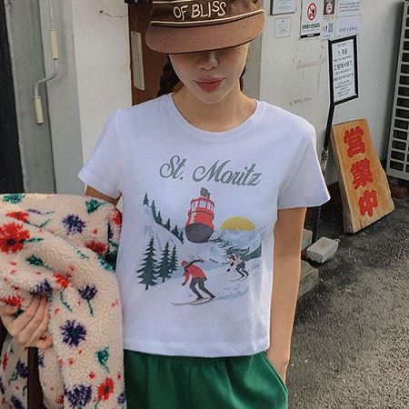 Dongdaemum Women’s Shirts, Tops & T-Shirts, a testament to the elegance and quality of wholesale Korean fashion.