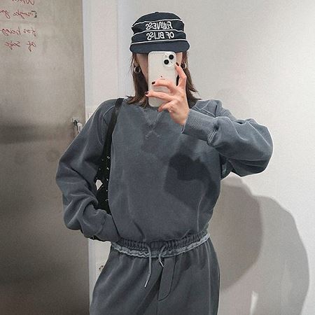 Dongdaemum Women’s Shirts, Tops & T-Shirts, a testament to the elegance and quality of wholesale Korean fashion.