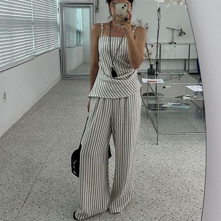 Dongdaemum Women’s One-Pieces, a testament to the elegance and quality of wholesale Korean fashion.