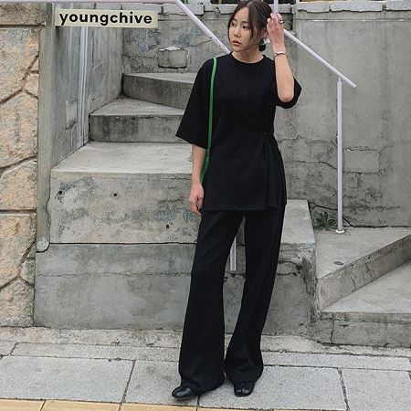 Dongdaemum Women’s One-Pieces, a testament to the elegance and quality of wholesale Korean fashion.