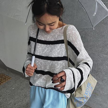 Dongdaemum Women’s Shirts, Tops & T-Shirts, a testament to the elegance and quality of wholesale Korean fashion.