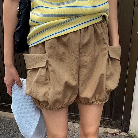Dongdaemum Women’s Pants, a testament to the elegance and quality of wholesale Korean fashion.