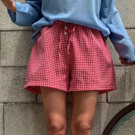 Dongdaemum Women’s Pants, a testament to the elegance and quality of wholesale Korean fashion.