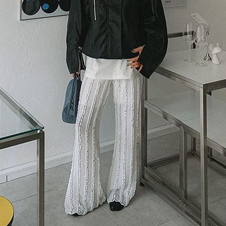 Dongdaemum Women’s Pants, a testament to the elegance and quality of wholesale Korean fashion.