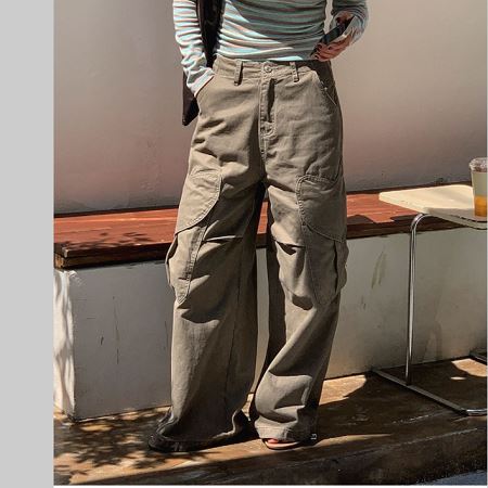 Dongdaemum Women’s Pants, a testament to the elegance and quality of wholesale Korean fashion.