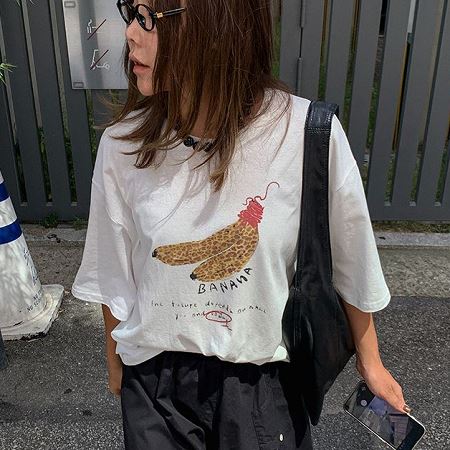 Dongdaemum Women’s Shirts, Tops & T-Shirts, a testament to the elegance and quality of wholesale Korean fashion.