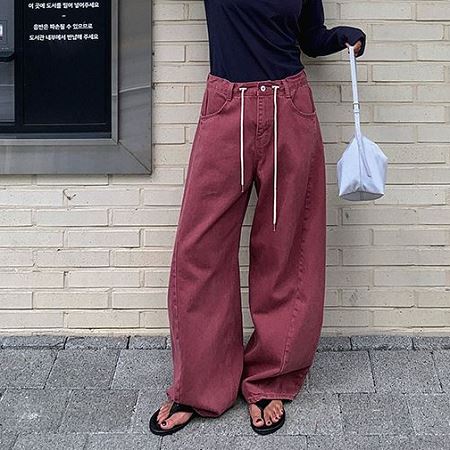 Dongdaemum Women’s Pants, a testament to the elegance and quality of wholesale Korean fashion.