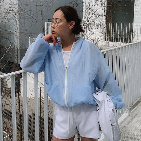 Dongdaemum Women’s Coats & Jackets, a testament to the elegance and quality of wholesale Korean fashion.