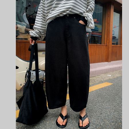 Dongdaemum Women’s Pants, a testament to the elegance and quality of wholesale Korean fashion.