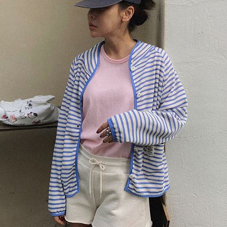 Dongdaemum Women’s Coats & Jackets, a testament to the elegance and quality of wholesale Korean fashion.