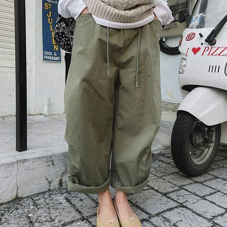 Dongdaemum Women’s Pants, a testament to the elegance and quality of wholesale Korean fashion.