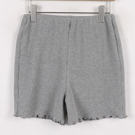 Dongdaemum Women’s Pants, a testament to the elegance and quality of wholesale Korean fashion.