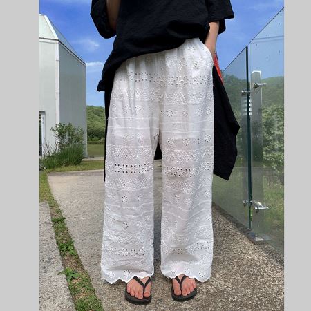 Dongdaemum Women’s Pants, a testament to the elegance and quality of wholesale Korean fashion.