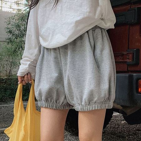 Dongdaemum Women’s Pants, a testament to the elegance and quality of wholesale Korean fashion.