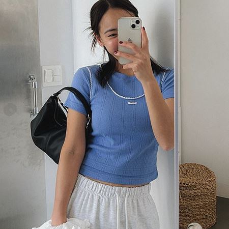 Dongdaemum Women’s Shirts, Tops & T-Shirts, a testament to the elegance and quality of wholesale Korean fashion.