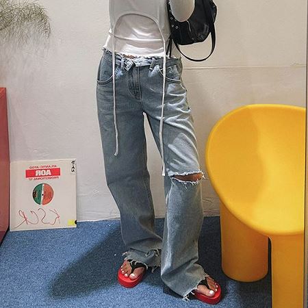 Dongdaemum Women’s Pants, a testament to the elegance and quality of wholesale Korean fashion.