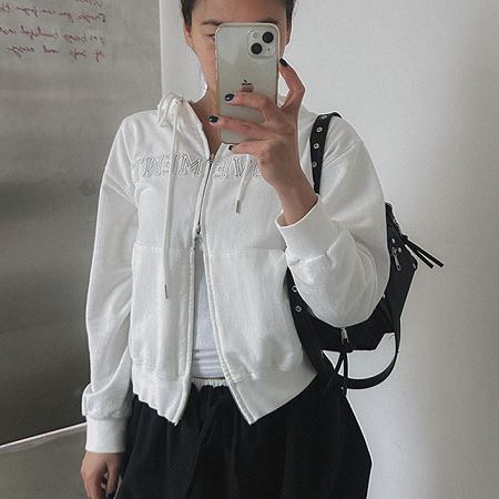 Dongdaemum Women’s Coats & Jackets, a testament to the elegance and quality of wholesale Korean fashion.