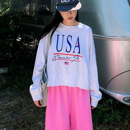 Dongdaemum Women’s Shirts, Tops & T-Shirts, a testament to the elegance and quality of wholesale Korean fashion.