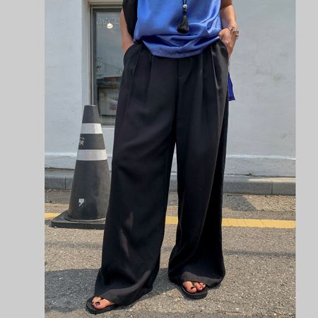 Dongdaemum Women’s Pants, a testament to the elegance and quality of wholesale Korean fashion.