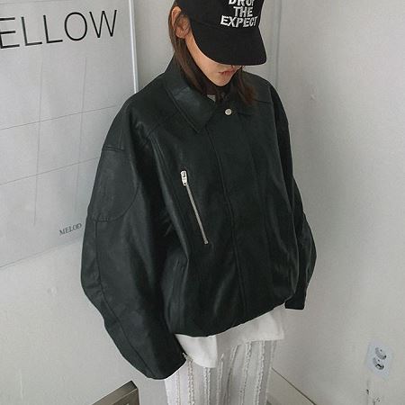 A variety of Dongdaemum Women’s Coats & Jackets, reflecting the sophistication of Korean fashion.