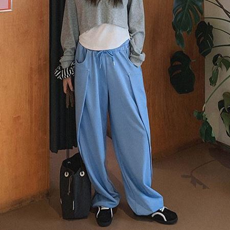 Dongdaemum Women’s Pants, a testament to the elegance and quality of wholesale Korean fashion.
