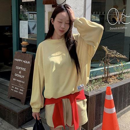 Dongdaemum Women’s Shirts, Tops & T-Shirts, a testament to the elegance and quality of wholesale Korean fashion.