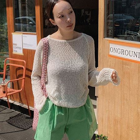 Dongdaemum Women’s Shirts, Tops & T-Shirts, a testament to the elegance and quality of wholesale Korean fashion.
