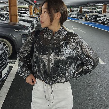 Dongdaemum Women’s Coats & Jackets, a testament to the elegance and quality of wholesale Korean fashion.