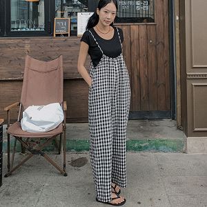 Dongdaemum Women’s One-Pieces, a testament to the elegance and quality of wholesale Korean fashion.