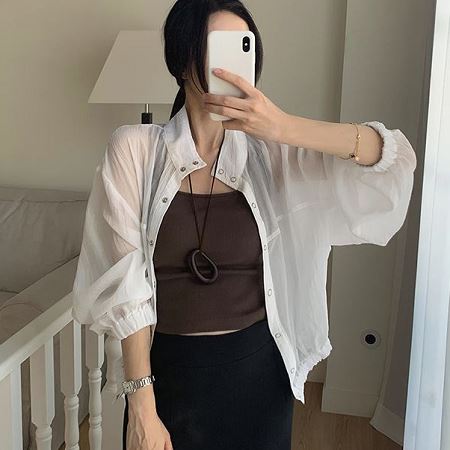 Dongdaemum Women’s Coats & Jackets, a testament to the elegance and quality of wholesale Korean fashion.