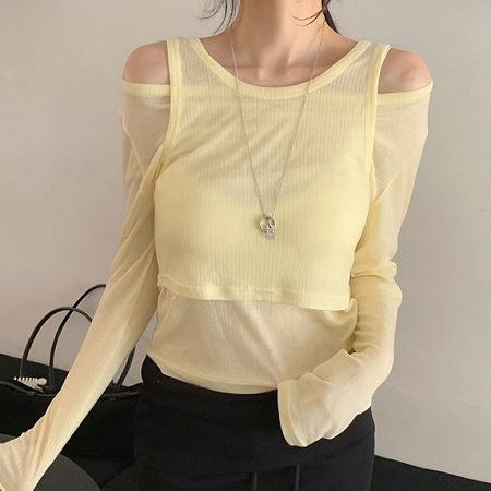 Dongdaemum Women’s Shirts, Tops & T-Shirts, a testament to the elegance and quality of wholesale Korean fashion.