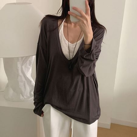 Dongdaemum Women’s Shirts, Tops & T-Shirts, a testament to the elegance and quality of wholesale Korean fashion.