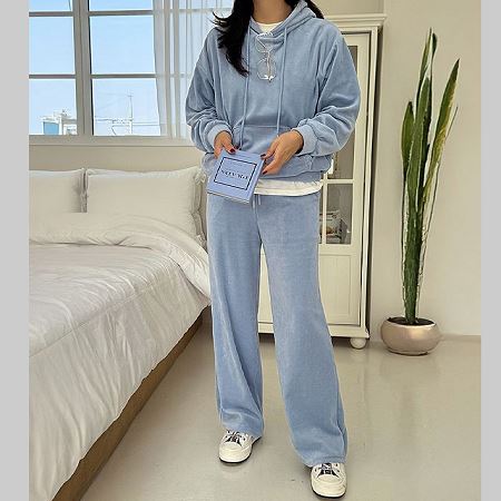 Dongdaemum Women’s One-Pieces, a testament to the elegance and quality of wholesale Korean fashion.