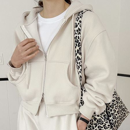 A variety of Dongdaemum Women’s Coats & Jackets, reflecting the sophistication of Korean fashion.