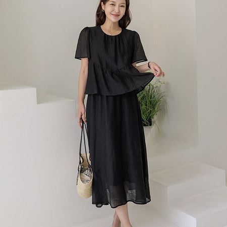 Dongdaemum Women’s Dresses, a testament to the elegance and quality of wholesale Korean fashion.