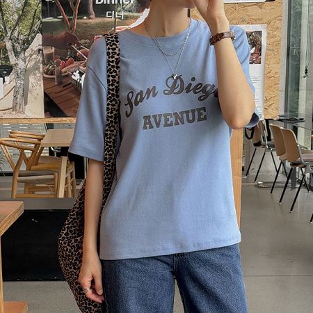 Dongdaemum Women’s Shirts, Tops & T-Shirts, a testament to the elegance and quality of wholesale Korean fashion.