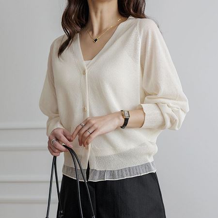 Dongdaemum Women’s Coats & Jackets, a testament to the elegance and quality of wholesale Korean fashion.