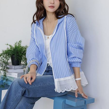 Dongdaemum Women’s Coats & Jackets, a testament to the elegance and quality of wholesale Korean fashion.