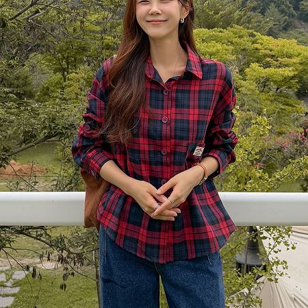 Dongdaemum Women’s Shirts, Tops & T-Shirts, a testament to the elegance and quality of wholesale Korean fashion.
