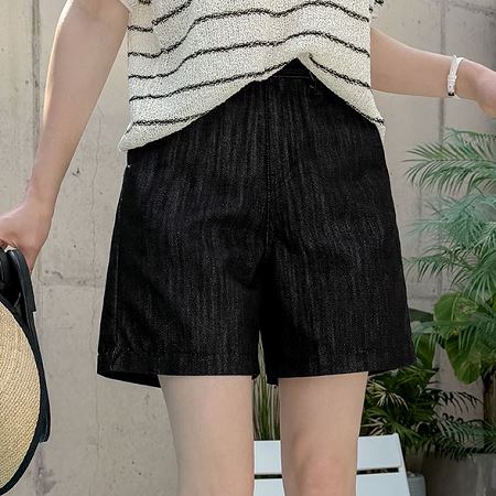 Dongdaemum Women’s Pants, a testament to the elegance and quality of wholesale Korean fashion.